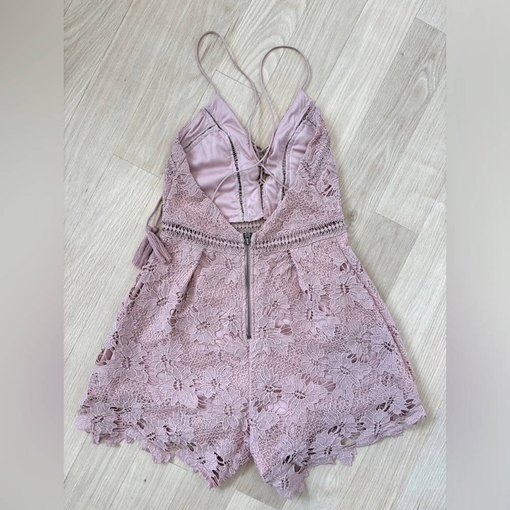 LOCK & KEY DUSTY ROSE LACE ROMPER SIZE SMALL - Picture 3 of 3